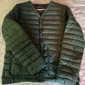 Green North Face Men’s puffer Jacket!